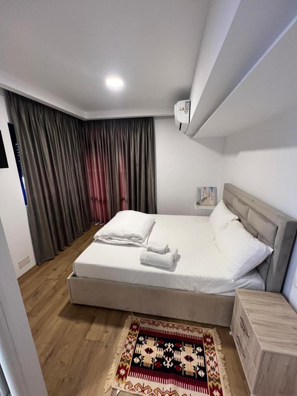 Blue Balcony Hotel โกเลม ภายนอก รูปภาพ